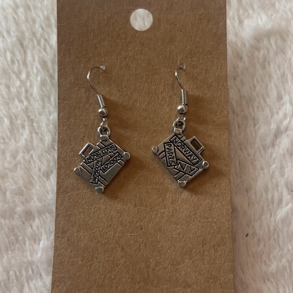 Travel suitcase luggage earrings - Picture 2 of 3